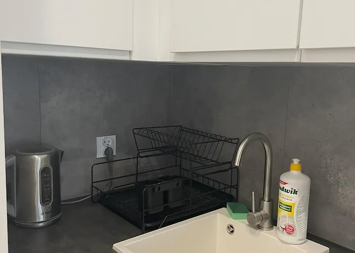 Premium With Private Parking Near Center *